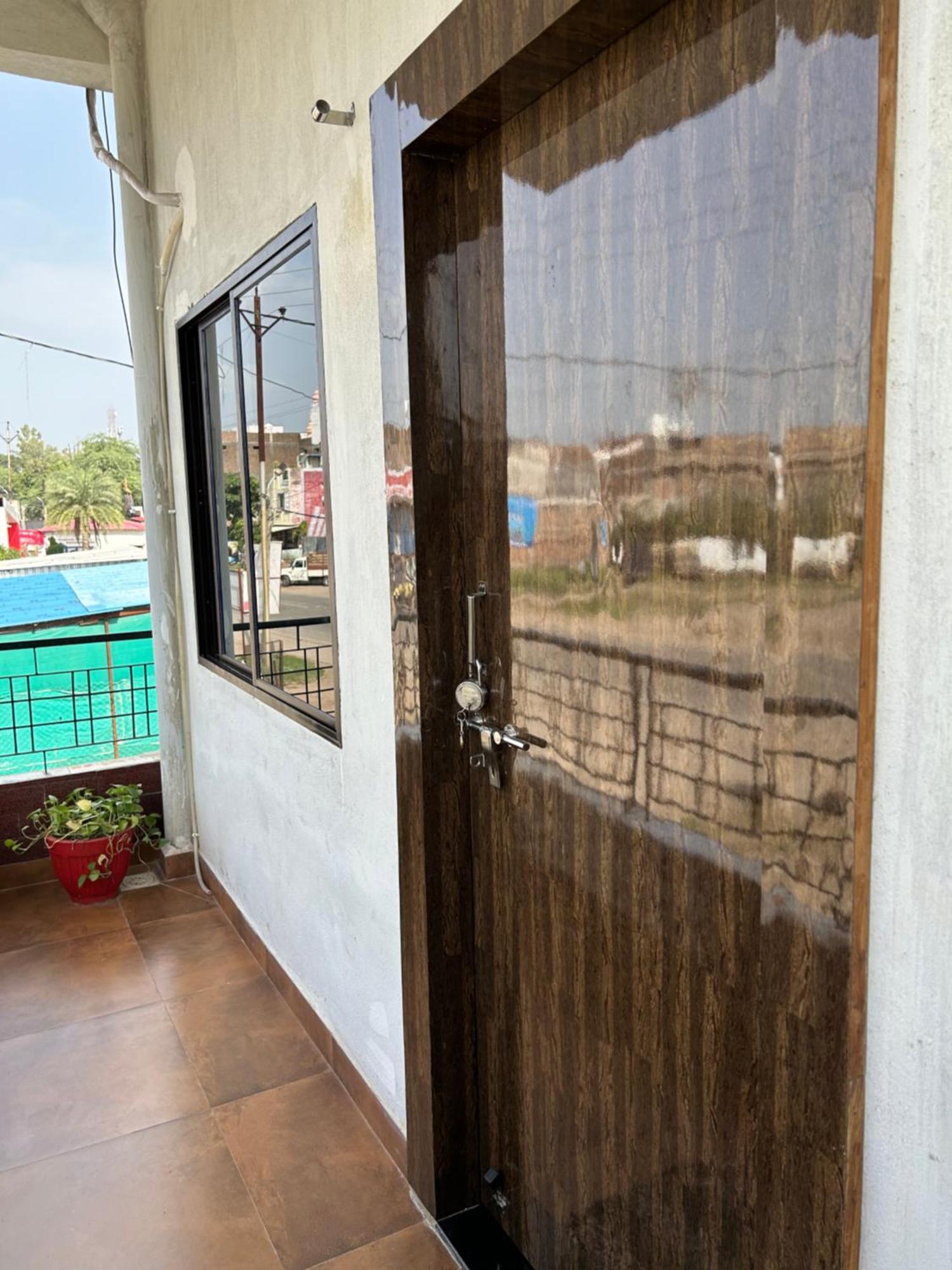 Hotel Shri Kunj Ujjain Eksteriør billede
